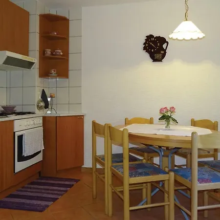 Stunning In W/ Wifi And 1 Bedrooms Cerknica